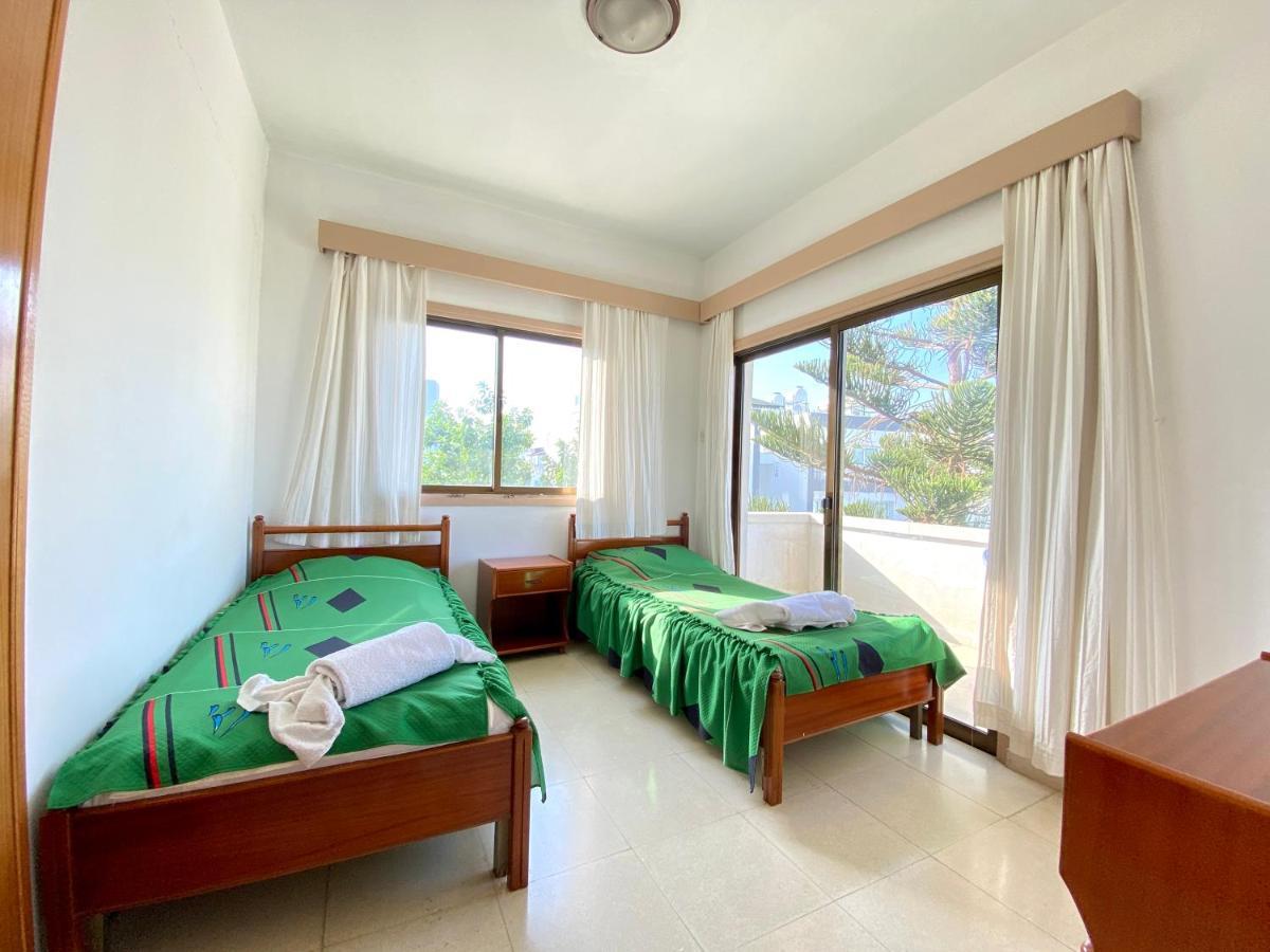 Kaan Hotel & Apartment 키레니아 외부 사진